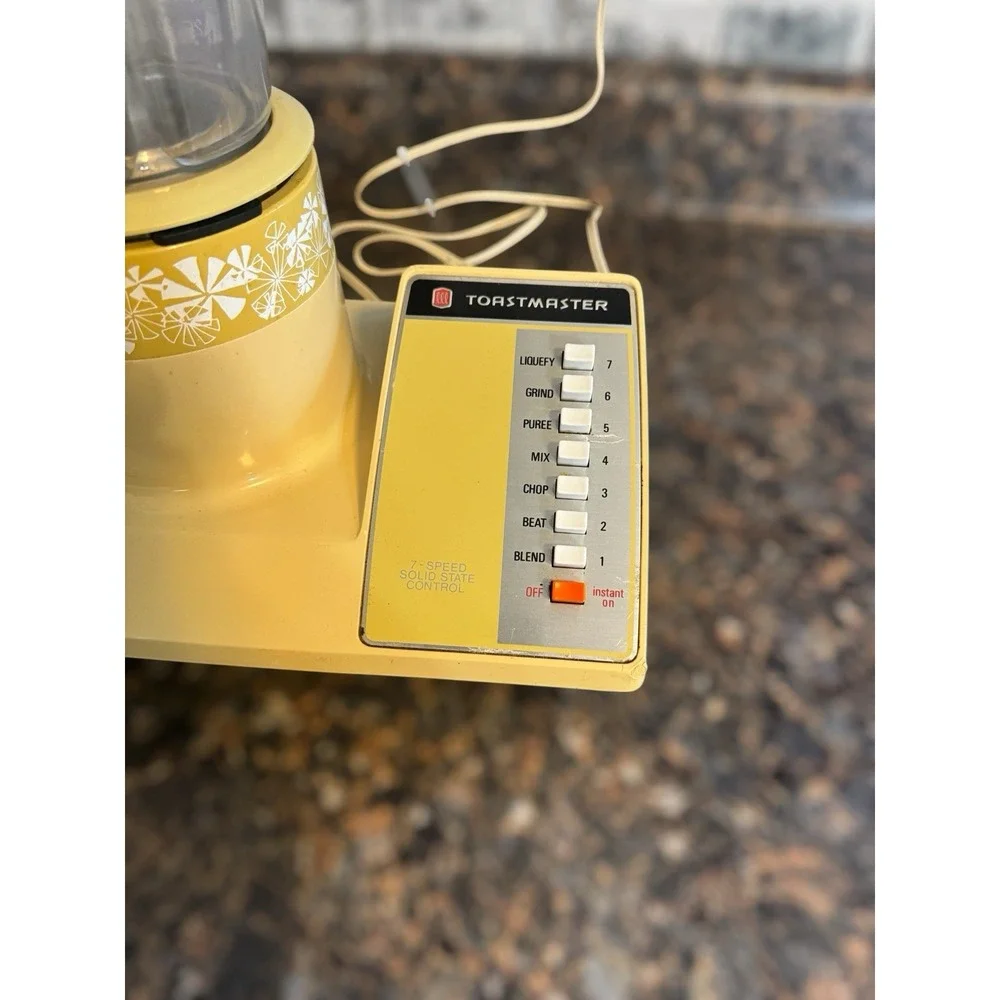Vintage  70's Toastmaster Retro  Blender Yellow Floral Hippie Cottagecore‎